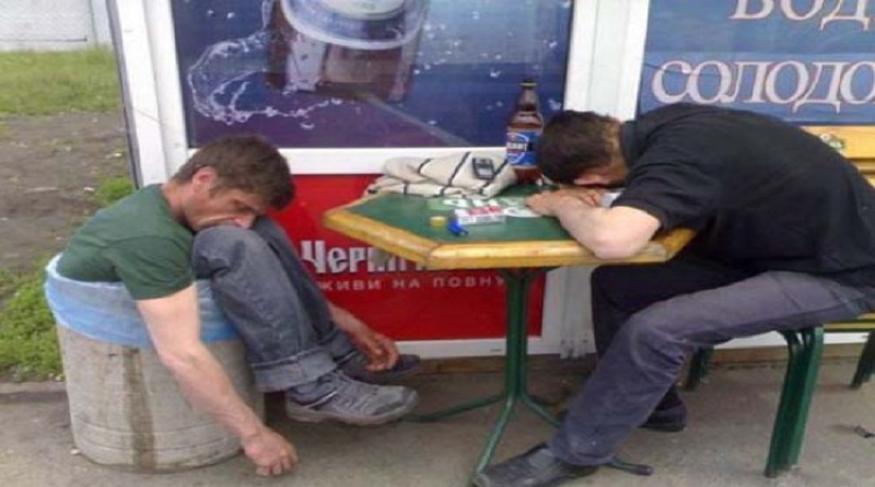 ΑΝΕΚΔΟΤΟ: Μεθυσμένοι Κωφάλαλοι